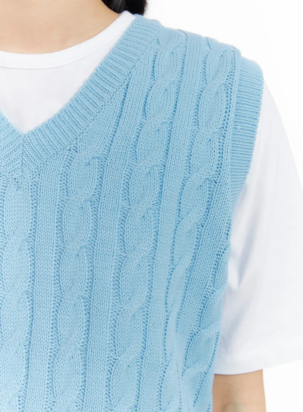 Cable Knit Sweater Vest OM408