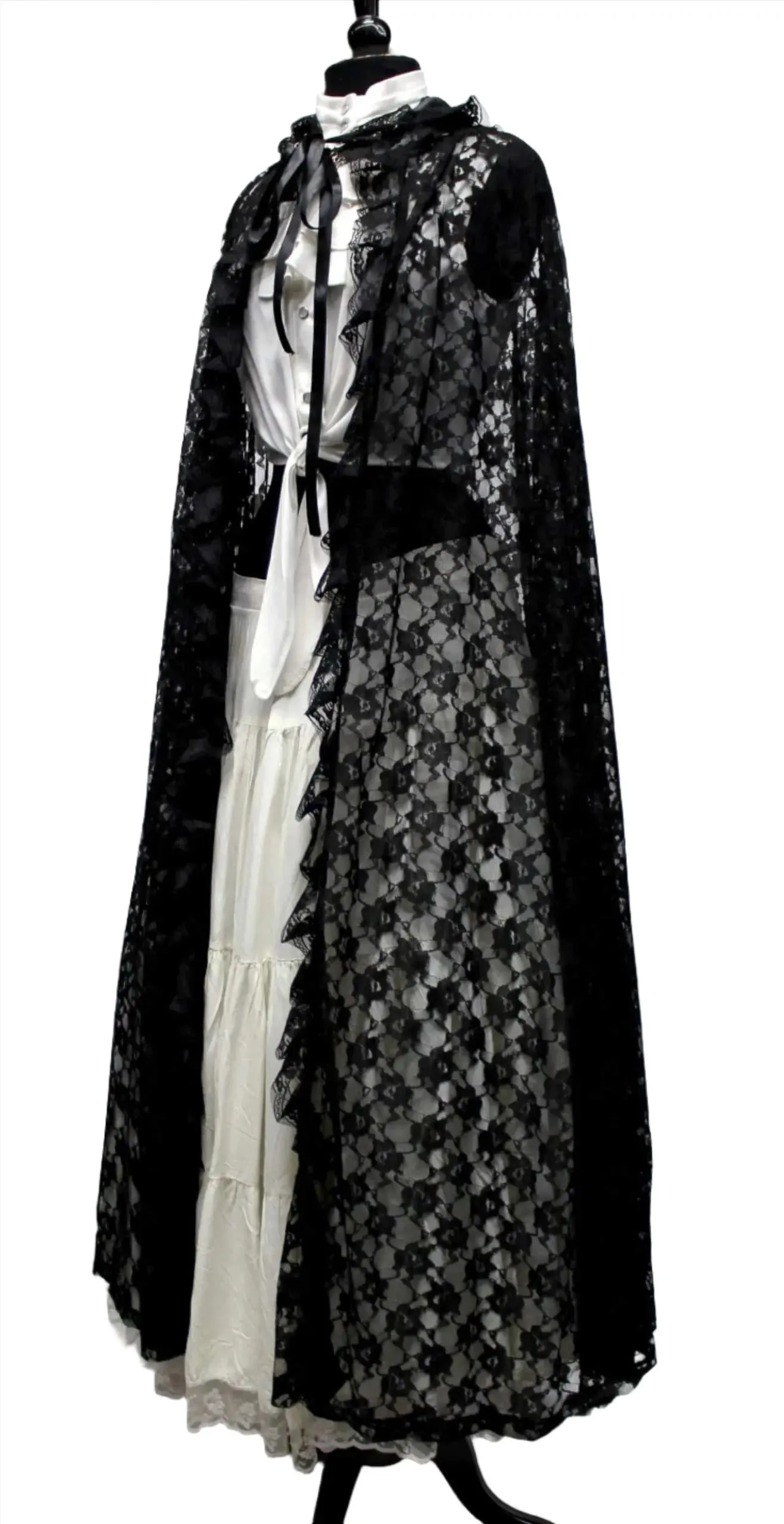 LACE CAPE - BLACK LACE