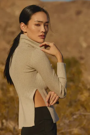 SIDE SLIT TURTLENECK