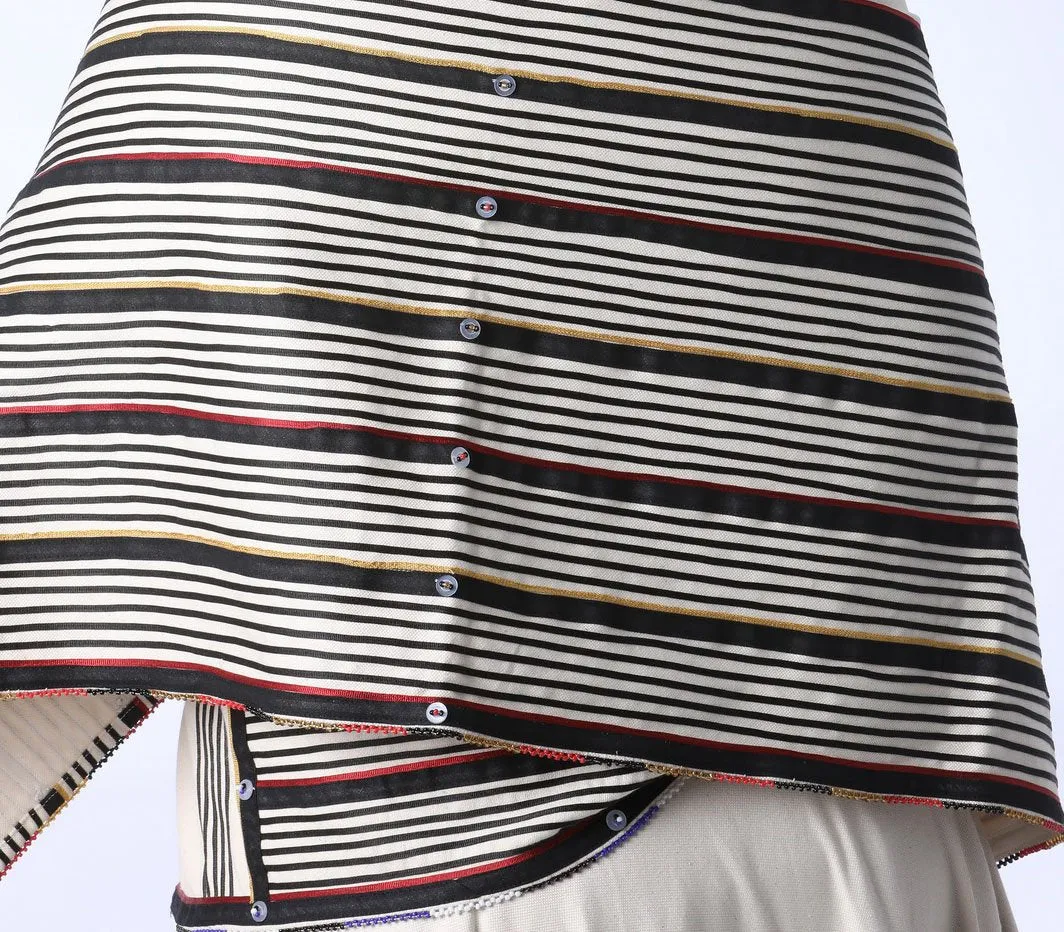 Xhosa Umbhaco Skwenkweni Blanket with Two Tone Braiding