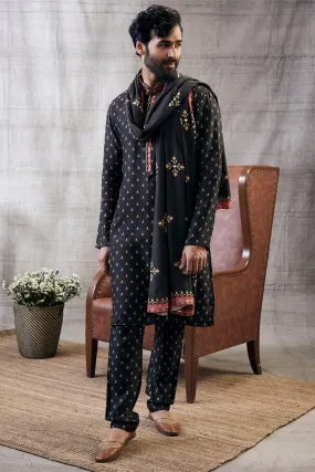 Zahra Printed Kurta Set With Shawl